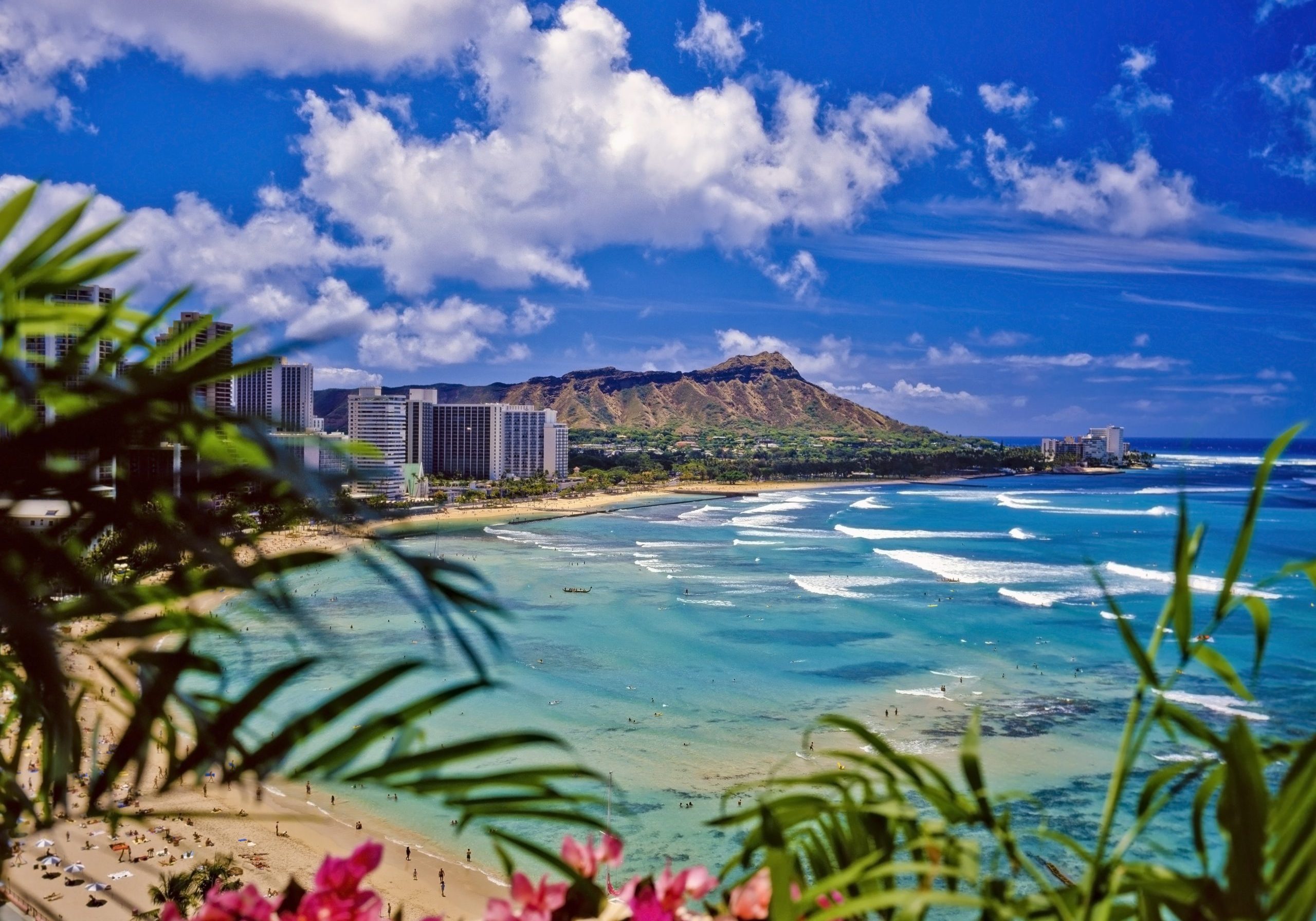 waikiki beach and diamond head